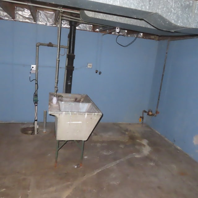 basement featuring sink