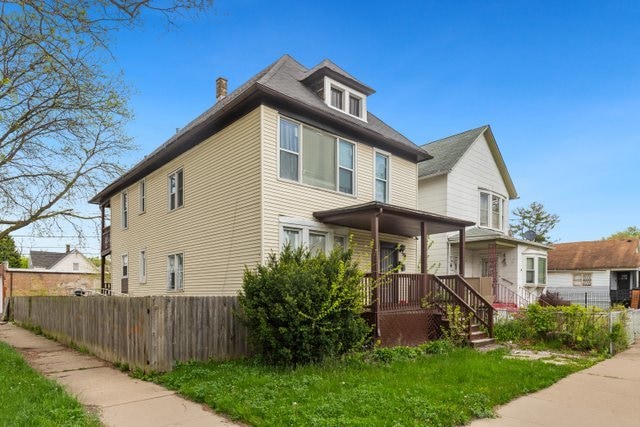 view of front of property with covered porch