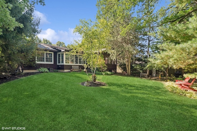 33 E Maple Ave, Cortland, IL 60112 - view of green lawn