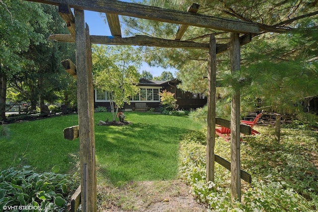 33 E Maple Ave, Cortland, IL 60112 - view of green lawn