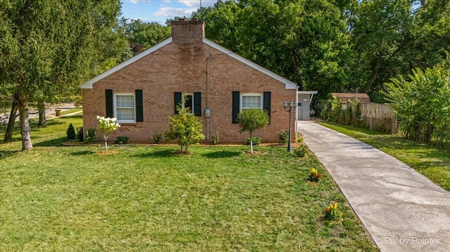 view of front of home featuring a front yard