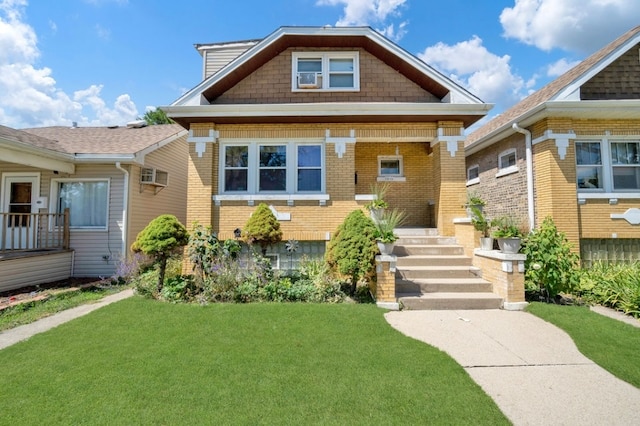 view of front of property featuring a front yard