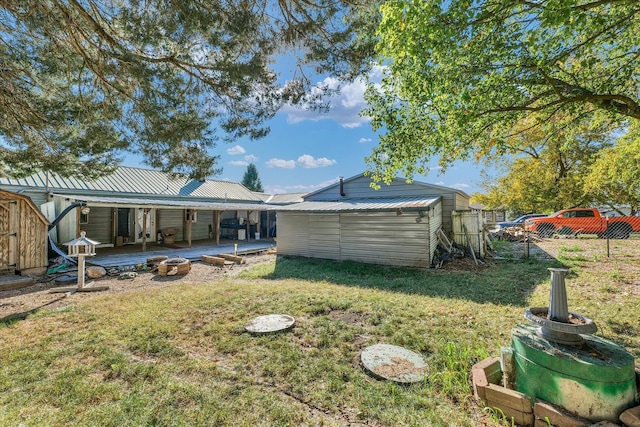 view of yard featuring a patio area