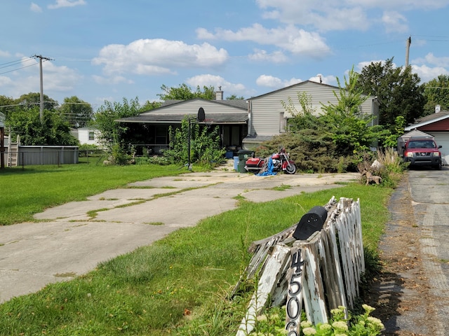 view of yard featuring a garage