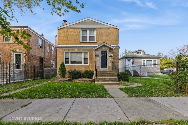 view of front of property featuring a front yard