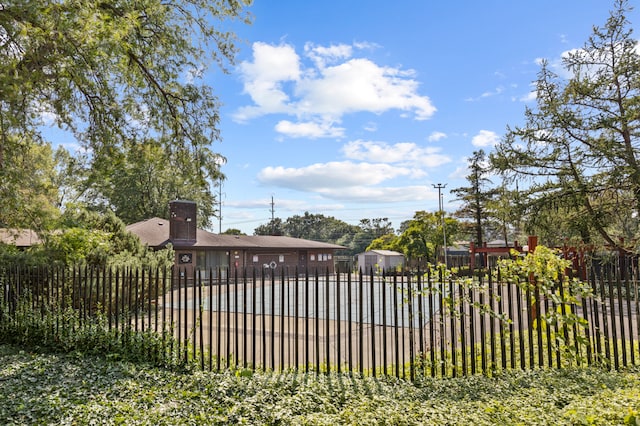 view of swimming pool