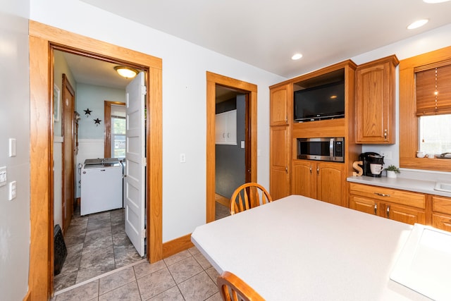 kitchen with washer / dryer