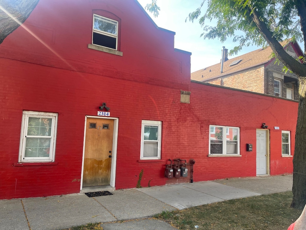 view of front of home