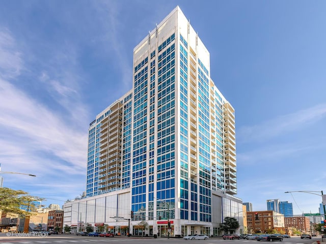 757 N Orleans St Unit 1612, Chicago, IL 60654 - view of building exterior featuring a city view