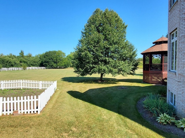 36625 N Kimberwick Ln, Wadsworth, IL 60083 - view of yard with a gazebo