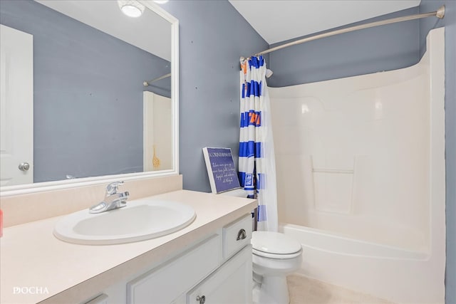 full bathroom with shower / bath combination with curtain, vanity, and toilet