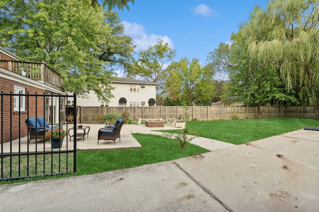 view of yard with a patio