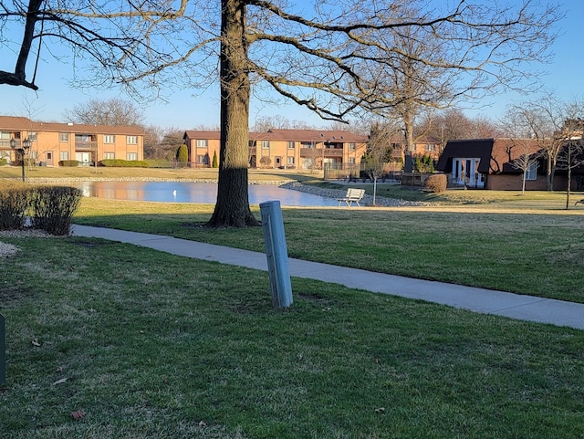 view of yard featuring a water view