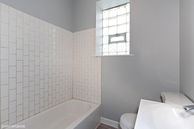 3544 W Douglas Blvd, Chicago, IL 60623 - full bath with toilet and tub / shower combination