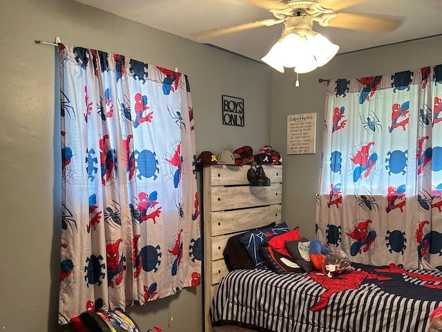 bedroom featuring ceiling fan