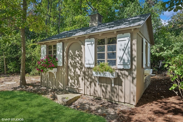 view of outbuilding