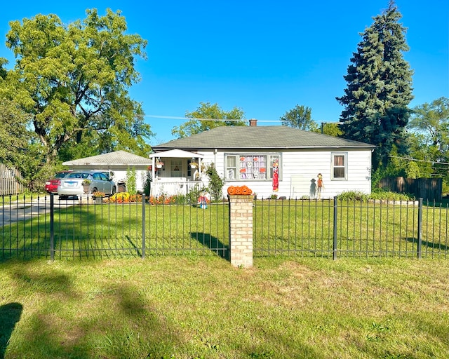 ranch-style home with a front yard