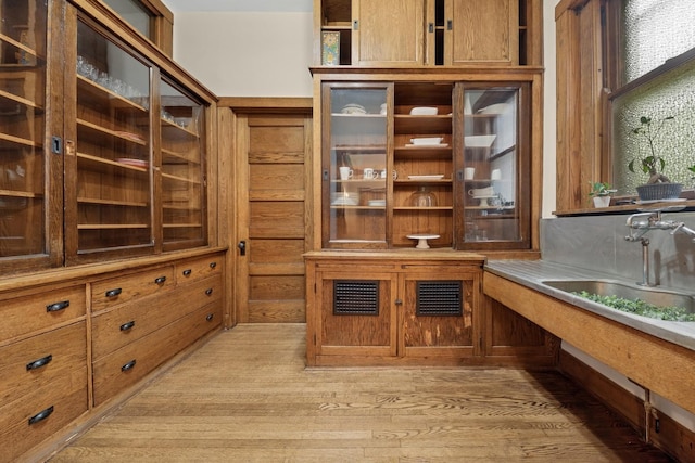 5235 S University Ave, Chicago, IL 60615 - storage area featuring a sink