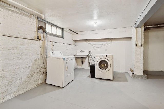 5235 S University Ave, Chicago, IL 60615 - washroom with washing machine and dryer