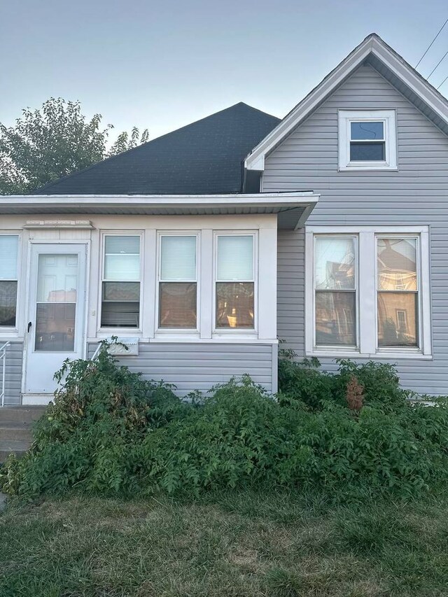 223 Wright St, Lasalle, IL 61301 - view of side of home