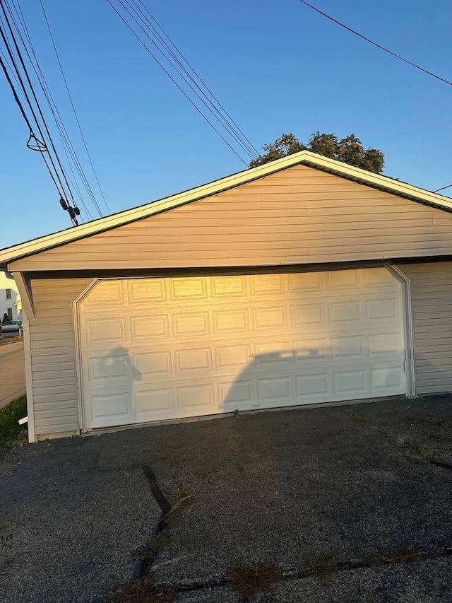 223 Wright St, Lasalle, IL 61301 - view of detached garage