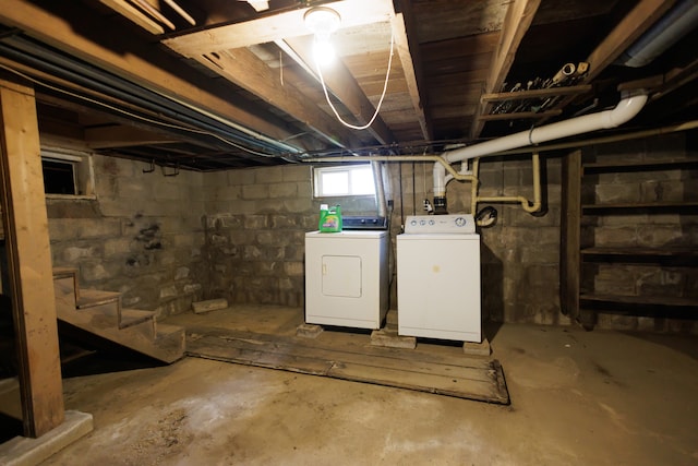 basement featuring independent washer and dryer