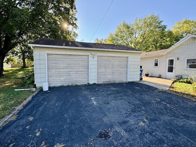 view of detached garage
