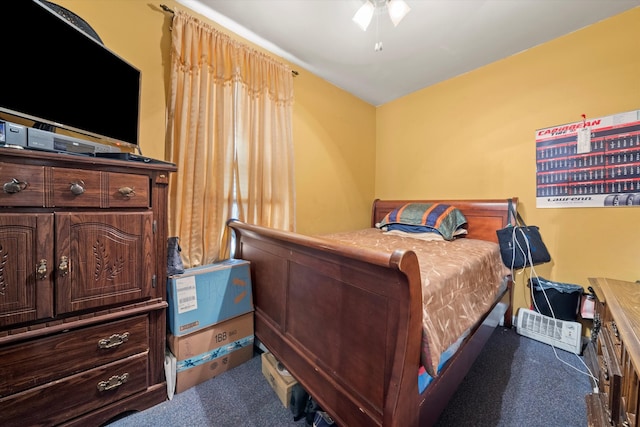 bedroom featuring carpet floors and ceiling fan