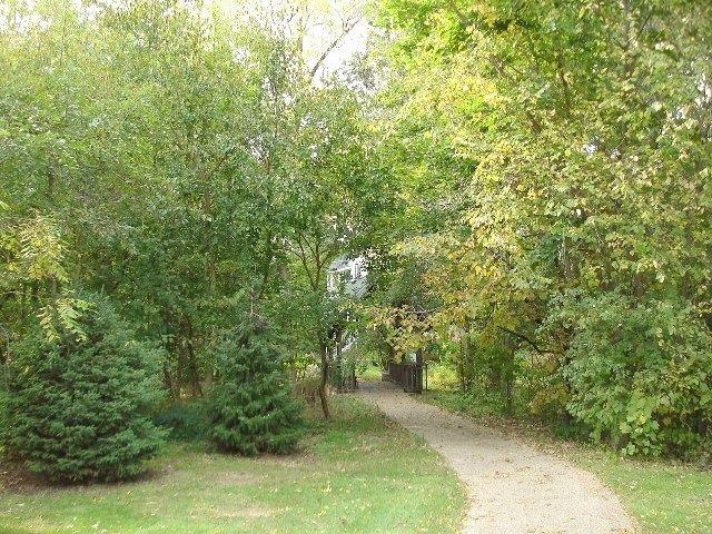 2910 Rolling Oaks Rd, Spring Grove, IL 60081