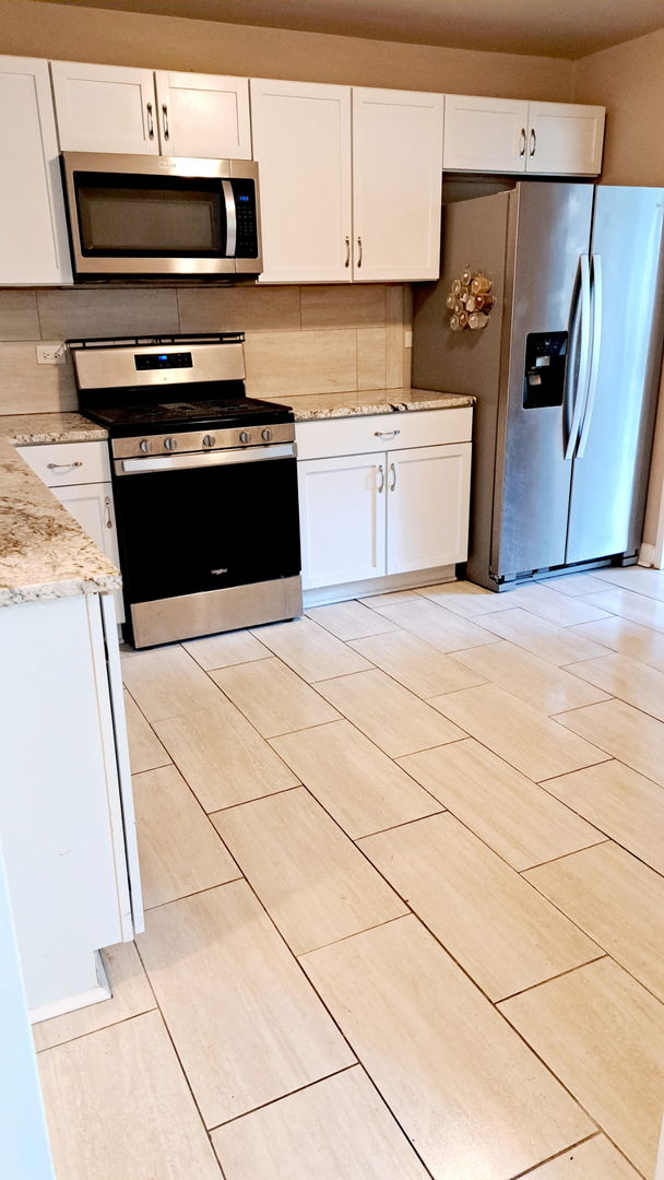 453 Lakewood Blvd, Park Forest, IL 60466 - photo 2