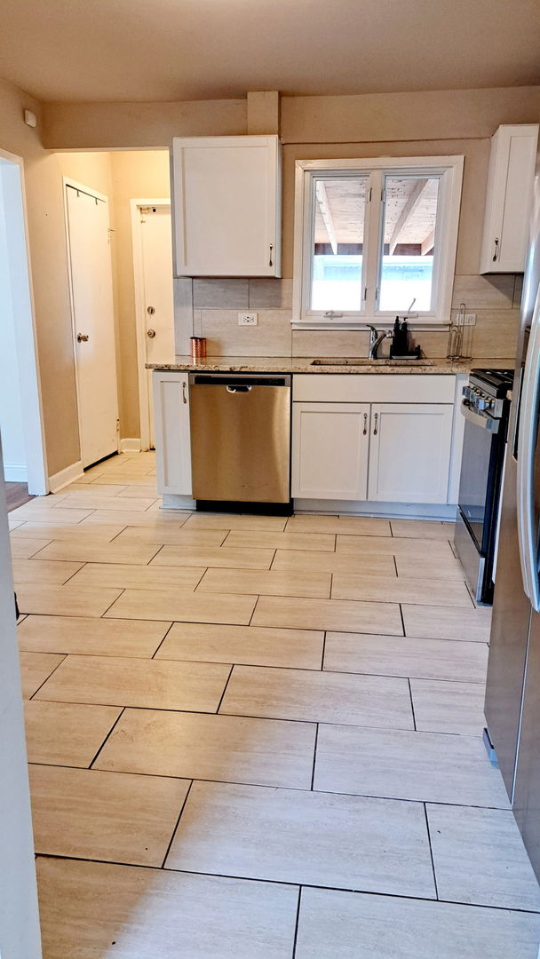 453 Lakewood Blvd, Park Forest, IL 60466 - photo 3