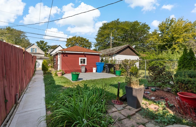 view of yard with a patio