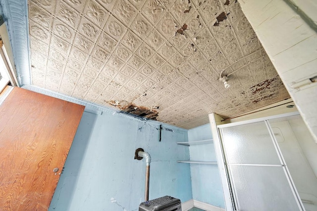 2333 W Huron St, Chicago, IL 60612 - interior space featuring an ornate ceiling and a wood stove