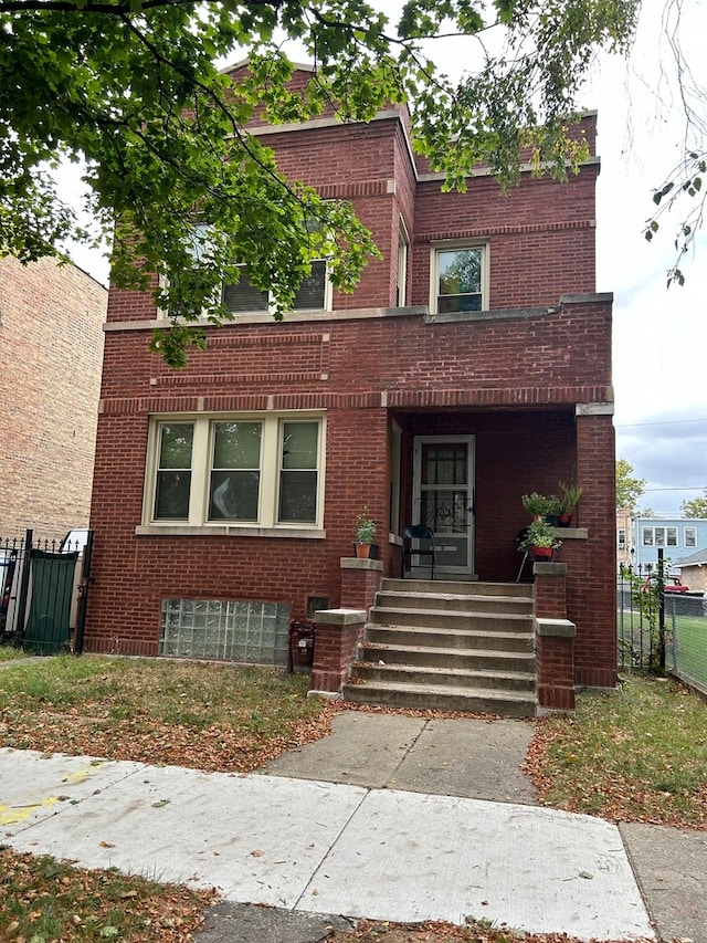 view of front facade