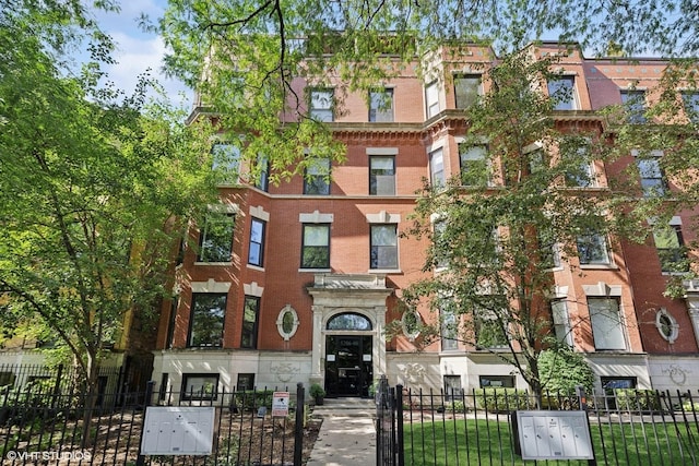 5208 N Winthrop Ave Unit 2, Chicago, IL 60640 - photo 1