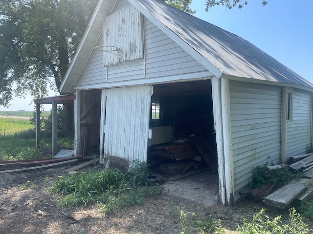 view of outbuilding