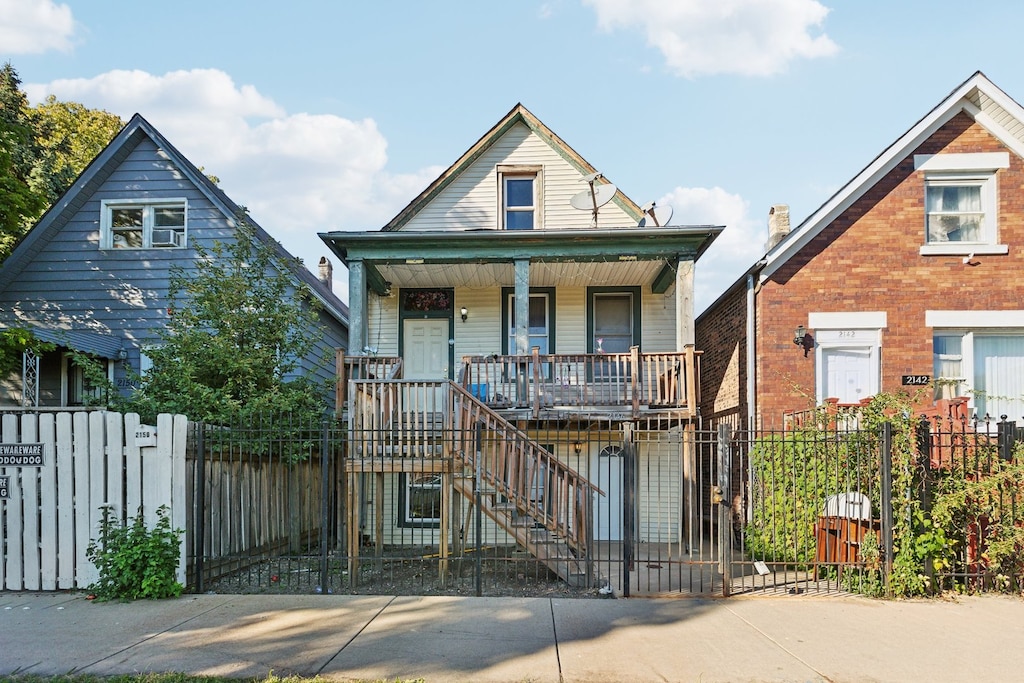 bungalow featuring covered porch