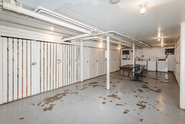 basement featuring washer and dryer