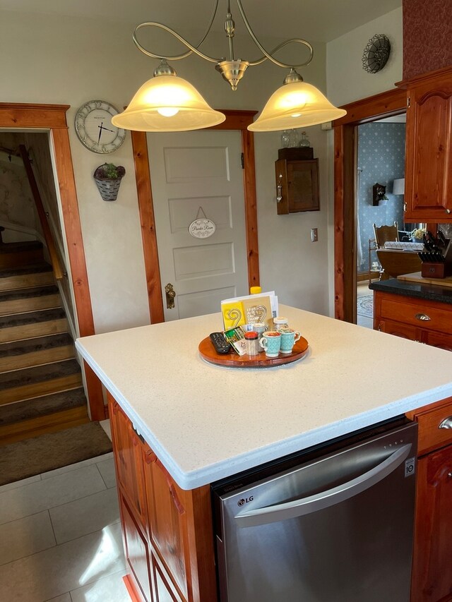 washroom with washing machine and clothes dryer, tile walls, and hardwood / wood-style flooring