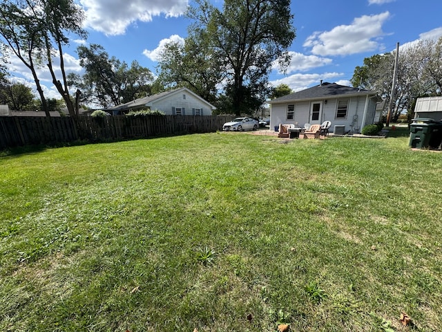 view of yard with a patio area