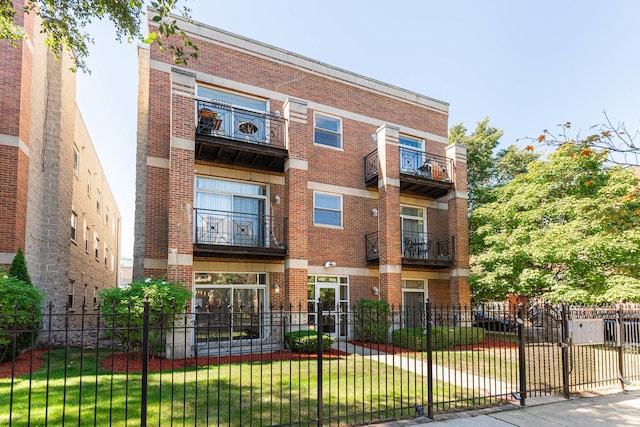 4902 S Vincennes Ave Unit 1, Chicago, IL 60615 - view of property featuring a fenced front yard
