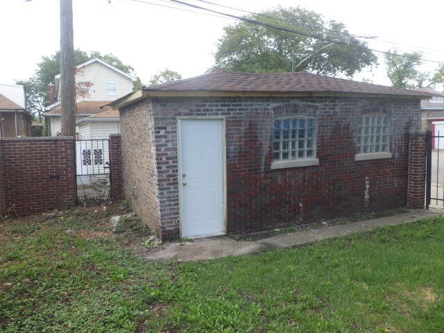 view of back of house