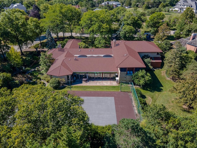 600 Mallard Ln, Oak Brook, IL 60523 - aerial view of property and surrounding area with a tree filled landscape