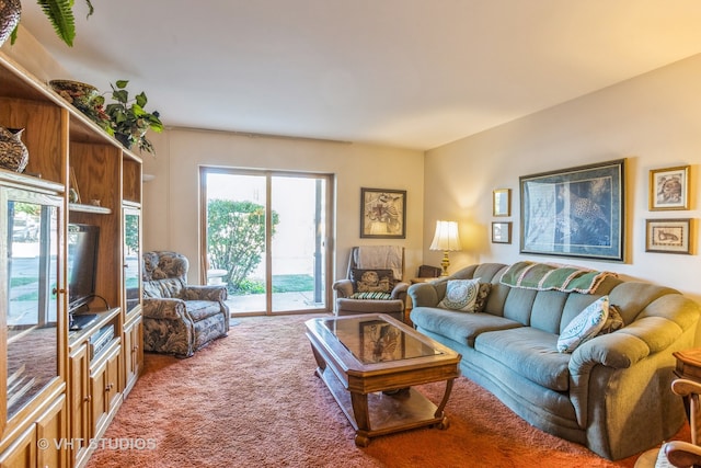 living room with carpet flooring