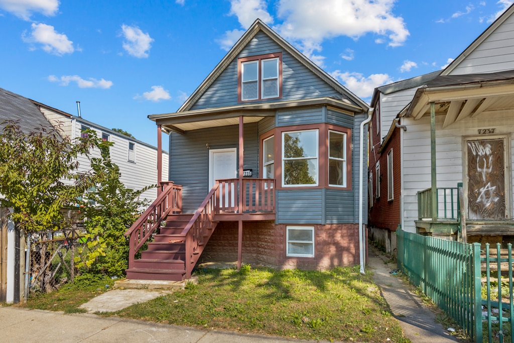 view of front of property