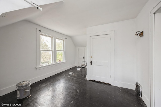 3545 Oak Ave, Brookfield, IL 60513 - bonus room with vaulted ceiling and baseboards
