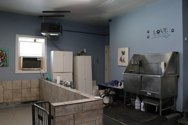 kitchen featuring cooling unit