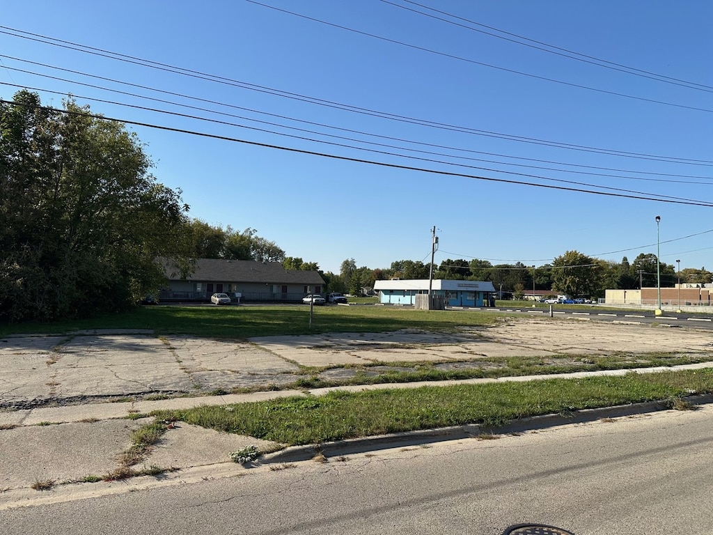 717 N 1st St, Dekalb, IL 60115
