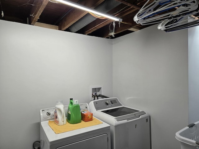 6809 S Joanne Ave, Rochelle, IL 61068 - washroom featuring washer and clothes dryer