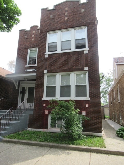 view of front of house featuring a porch